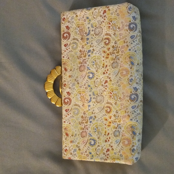 Evans Clutch with Fan Clasp - Picture 1 of 7